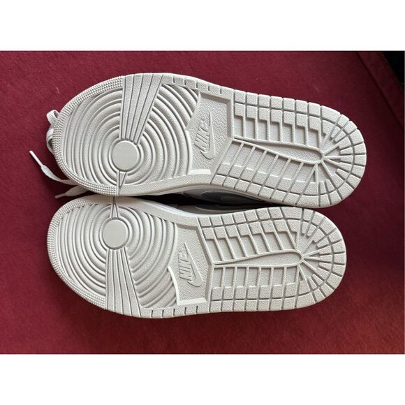 Brand New Nike Men’s White Air Jordan 1 Retro Low OG Sneaker Shoes Size 7 - Picture 9 of 9